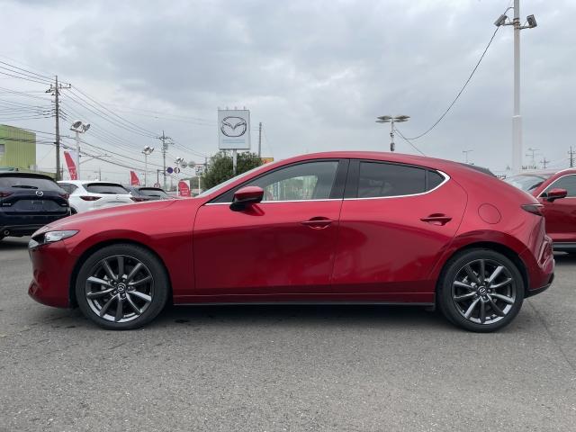 ＭＡＺＤＡ３ファストバック １．５　１５Ｓ　ツーリング　３６０°ビューモニター　地デジＴＶ　イモビ　レーダクルーズ　ブルートゥース　車線逸脱防止　ＤＶＤ再生可　ＬＥＤランプ　コーナーセンサ　地デジ　フルオートエアコン　オートライト　エアバック　ＡＢＳ（13枚目）