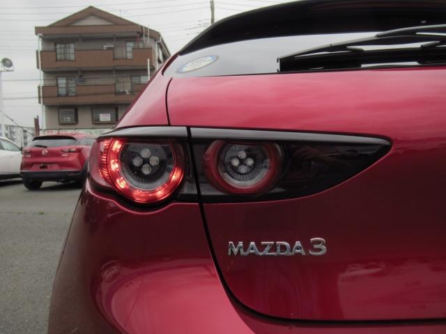 ＭＡＺＤＡ３ファストバック １．５　１５Ｓ　ツーリング　３６０°ビューモニター　地デジＴＶ　イモビ　レーダクルーズ　ブルートゥース　車線逸脱防止　ＤＶＤ再生可　ＬＥＤランプ　コーナーセンサ　地デジ　フルオートエアコン　オートライト　エアバック　ＡＢＳ（26枚目）