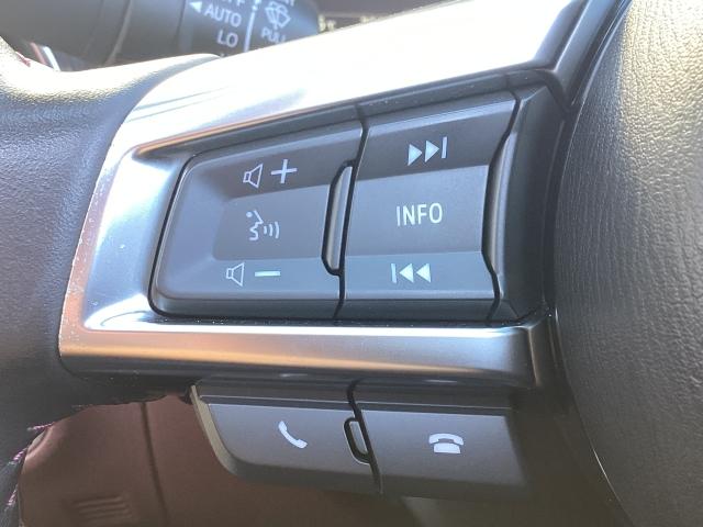 Ａｐｐｌｅ　Ｃａｒｐｌａｙ・Ａｎｄｒｏｉｄ　Ａｕｔｏ対応！マツダ　コネクト（コマンダーコントロール）でスマートフォンを操作して、通話、音楽を聴いたり、マップで目的地を調べることができます。