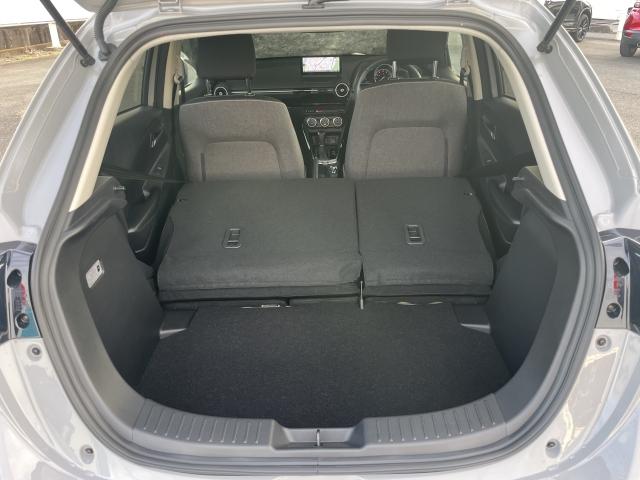 ＭＡＺＤＡ２ １．５　１５ＢＤ　インパネグロスブラック　３６０°セーフティパッケージ　ウォームコンフォートパッケージ　セーフティクルーズパッケージ　パノラマモニタ　ブルートゥース　デモアップ　スマートシティブレーキサポート　ＥＴＣ（10枚目）