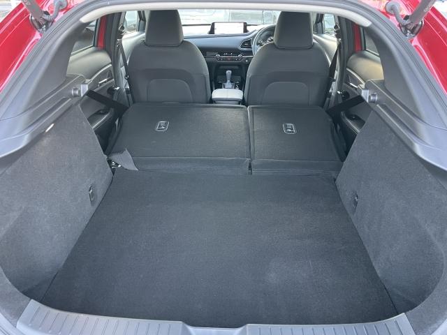 CX-30 2.0 20S ブラックトーンエディション ドライビングポジションサポートパッケージ スマートキー 電動リアゲート ドライブレコーダー クリアランスソナー アイドリングストップ アラウンドビューモニター ワンオーナー オートライト ETC(12枚目)