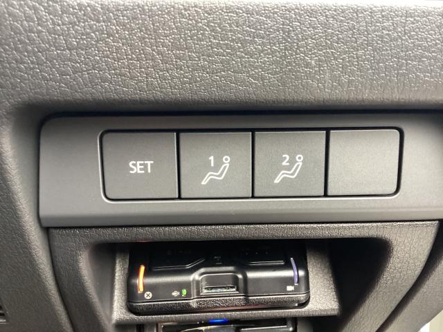 MAZDA3ファストバック 2.0 20S 100周年 特別記念車 赤革 ナビ ETC2.0 ドラレコ 360度ビューモニター スマートブレーキサポート フルセグ 車線逸脱警報 パーキングセンサー ワンオーナー シートヒーター DVD ドラレコ オートライト ETC(24枚目)