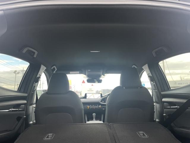 ＭＡＺＤＡ３ファストバック １．５　１５Ｓ　ブラック　セレクション　３６０°セーフティパッケージ　コンフォートパッケージ　シートヒーター　パワーシート　フルセグ　レーダークルーズコントロール　３６０度ビューモニター　ＬＥＤヘッドライト（6枚目）