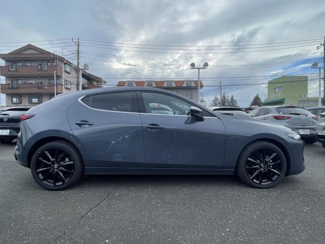 ＭＡＺＤＡ３ファストバック １．５　１５Ｓ　ブラック　セレクション　３６０°セーフティパッケージ　コンフォートパッケージ　シートヒーター　パワーシート　フルセグ　レーダークルーズコントロール　３６０度ビューモニター　ＬＥＤヘッドライト（13枚目）
