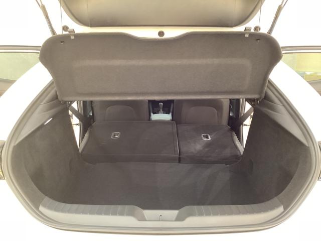ＭＡＺＤＡ３ファストバック １．５　１５Ｓ　ツーリング　フルセグテレビ　レーンアシスト　アダプティブクルーズ　ワンオーナ　コーナーセンサー　ＤＶＤ　ＥＴＣ車載器　ＵＳＢ接続　ＬＥＤヘッド　記録簿　横滑り防止システム　ドライブレコーダー（12枚目）