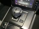アクセルペダルを踏み込む量や速さに応じて変速パターンを最適制御し、人馬一体の運転感覚を発揮してくれる６速オートマ！