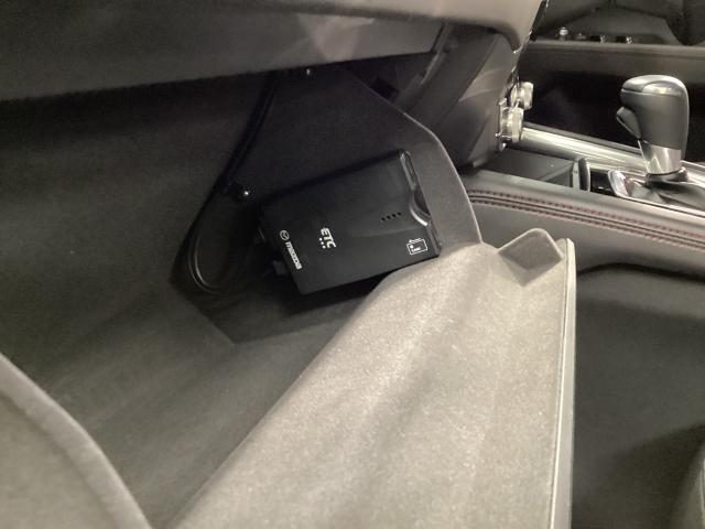 CX-5 2.2 XD スポーツ アピアランス ディーゼルターボ 4W マツコネナビ地デジ 360°カメラ LED ETC MRCC 本革シート シートヒーター オートライト 純正19AW ワンオーナー パワーテールゲート 本革シート(23枚目)