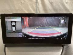 狭い場所での駐車やすれ違いなどでより的確な運転操作に役立つ３６０°ビューモニターが装備されています。 3