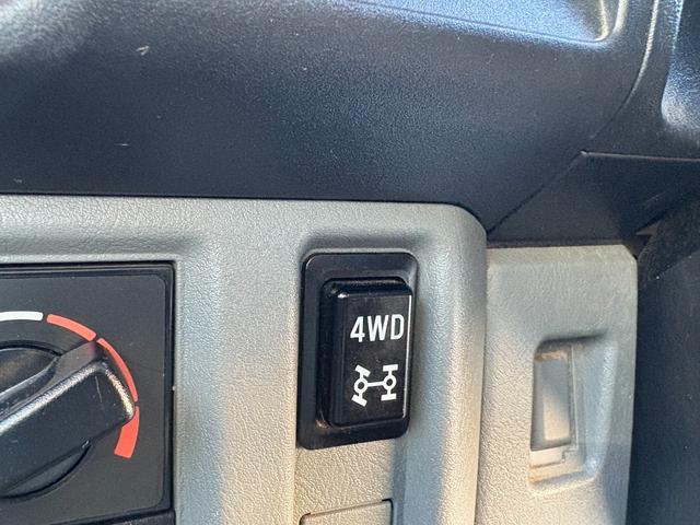 ミニキャブトラック ダンプ　４ＷＤ　５ＭＴ　社外オーディオ　社外アルミ（16枚目）