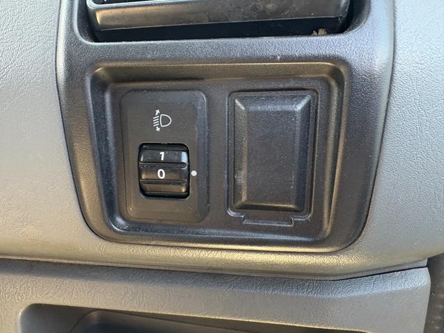 クリッパーバン ＳＤ　エアコン　パワステ　Ｗエアバック　ドアバイザー　サンバイザー（7枚目）