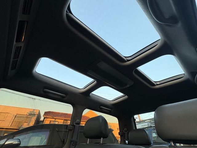 ラルゴ ハイウェイスターツーリング　パノラマサンルーフ　ハーフレザーシート　イージークローザー　丸目４灯　純正エアロ　純正アルミ　フルノーマル車両（9枚目）