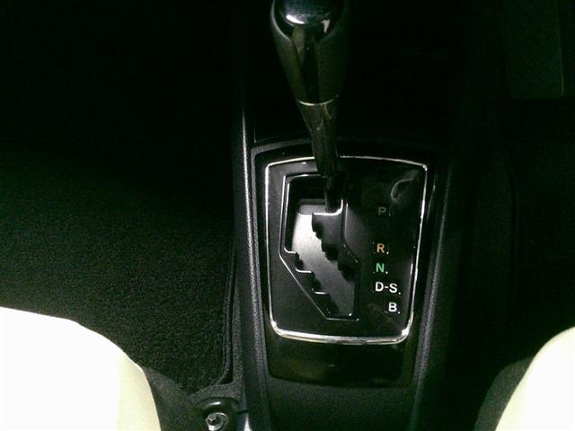 カローラアクシオ １．５Ｇ　横滑り防止装置　衝突軽減システム　フルセグＴＶ　バックモニター　ＬＥＤヘッドライト　スマートキー　ＡＵＸ　サイドエアバック　キーレスエントリー　点検記録簿　オートエアコン　ＡＢＳ　デュアルエアバック（11枚目）