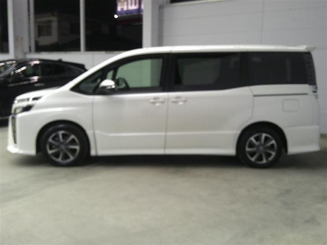 ヴォクシー ＺＳ　両電動スライドドア　サンルーフ　地デジ　盗難防止システム　オートエアコン　ダブルエアバッグ　ＤＶＤ再生可　ＥＴＣ　ＬＥＤヘッドライト　メモリーナビ　オートクルーズ　ナビＴＶ　３列シート　ＰＷ　ＡＢＳ（3枚目）