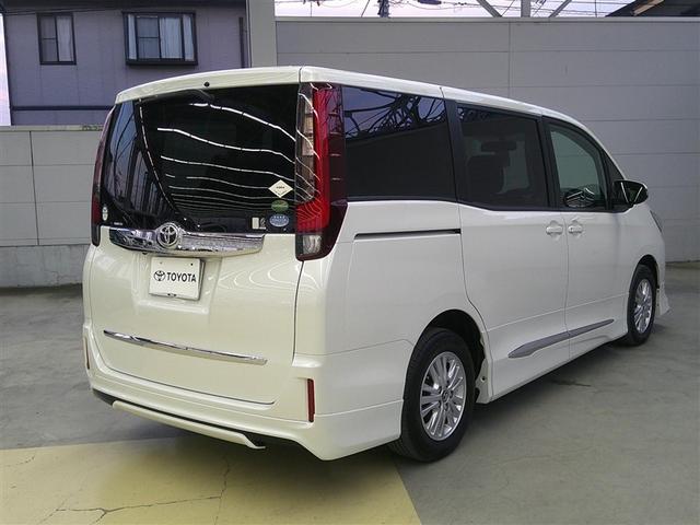 ノア Ｇ　リアエアコン　フルセグテレビ　盗難防止システム　記録簿付き　エアバッグ　アルミ　キーレス　クルーズコントロール　ＤＶＤ再生　ＥＴＣ　メモリーナビ　３列シート　ミュージックプレイヤー接続可　ＥＳＣ（4枚目）