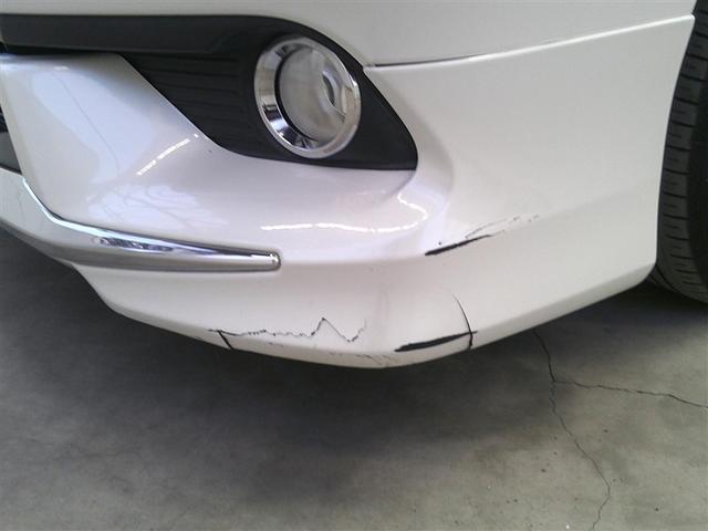 ノア Ｇ　リアエアコン　フルセグテレビ　盗難防止システム　記録簿付き　エアバッグ　アルミ　キーレス　クルーズコントロール　ＤＶＤ再生　ＥＴＣ　メモリーナビ　３列シート　ミュージックプレイヤー接続可　ＥＳＣ（8枚目）