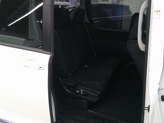 ノア Ｇ　リアエアコン　フルセグテレビ　盗難防止システム　記録簿付き　エアバッグ　アルミ　キーレス　クルーズコントロール　ＤＶＤ再生　ＥＴＣ　メモリーナビ　３列シート　ミュージックプレイヤー接続可　ＥＳＣ（19枚目）