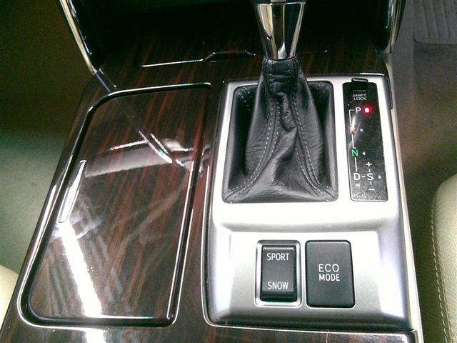 マークＸ ２５０Ｇ　リラックスセレクション　オートエアコン　デュアルエアバック　サイドカーテンエアバック　点検記録簿　ＤＶＤ再生可　パワーステアリング　ＰＷ　盗難防止システム　エアバック　アルミホイール　ＡＢＳ　ＥＴＣ　ＨＤＤナビ　リヤカメラ（13枚目）