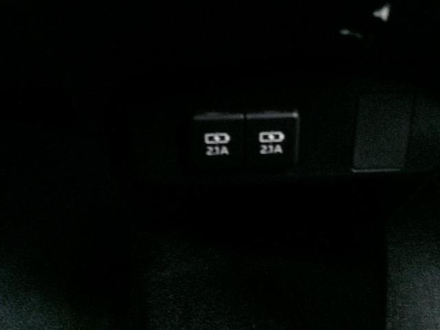 シエンタ ハイブリッドＧ　クエロ　点検記録簿　地デジＴＶ　盗難防止　横滑り防止　ＬＥＤライト　クルコン　ドライブレコーダー　スマートキー　ＥＴＣ　バックモニタ　ＤＶＤ　オ－トエアコン　メモリ－ナビ　エアバッグ　３列シート　ナビ＆ＴＶ（10枚目）