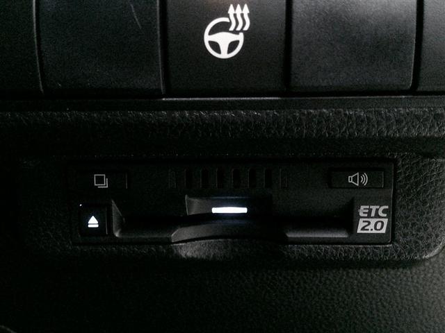 カローラツーリング ハイブリッド　ダブルバイビー　追突軽減ブレーキ　バックモニタ　地デジフルセグ　横滑防止　ナビＴＶ　スマキー　ＬＥＤライト　Ａストップ　デュアルエアバッグ　エアコン　オートクルーズ　サイドエアバッグ　ＥＴＣ付　ＰＳ　キーフリー（8枚目）