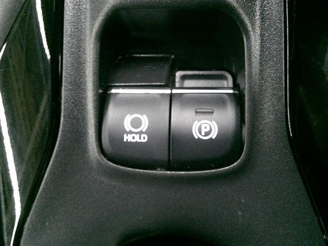 カローラツーリング ハイブリッド　ダブルバイビー　追突軽減ブレーキ　バックモニタ　地デジフルセグ　横滑防止　ナビＴＶ　スマキー　ＬＥＤライト　Ａストップ　デュアルエアバッグ　エアコン　オートクルーズ　サイドエアバッグ　ＥＴＣ付　ＰＳ　キーフリー（18枚目）