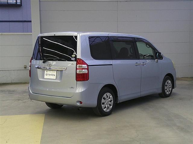 ノア X スマートエディション ナビ&TV リアクーラー キーレス パワーウインドウ スマートキー 3列シート ETC パワーステアリング 盗難防止システム オートエアコン DVD再生 エアバッグ 定期点検記録簿 ABS HDDナビ(5枚目)