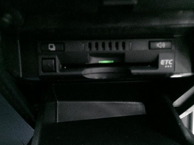 カムリ ＷＳ　盗難防止システム　サイドエアバッグ　パワステ　Ｐシート　クルーズコントロール　ＬＥＤヘッドライト　ナビ　メモリ－ナビ　スマートキー　キーフリー　ＥＴＣ　アルミ　ドライブレコーダー　オートエアコン（18枚目）