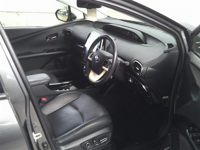 プリウスＰＨＶ Ａプレミアム　ＬＥＤライト　点検記録簿　横滑り防止機能　黒革シート　イモビライザー　ＥＴＣ　Ｂカメラ　パワステ　オートエアコン　ドラレコ　パワーウィンドウ　アルミ　ＡＢＳ　クルコン　メモリーナビ　エアバッグ（17枚目）