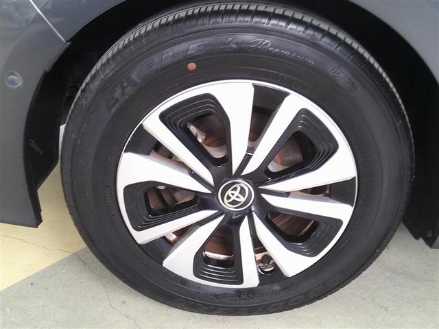 プリウスＰＨＶ Ａプレミアム　ＬＥＤライト　点検記録簿　横滑り防止機能　黒革シート　イモビライザー　ＥＴＣ　Ｂカメラ　パワステ　オートエアコン　ドラレコ　パワーウィンドウ　アルミ　ＡＢＳ　クルコン　メモリーナビ　エアバッグ（19枚目）