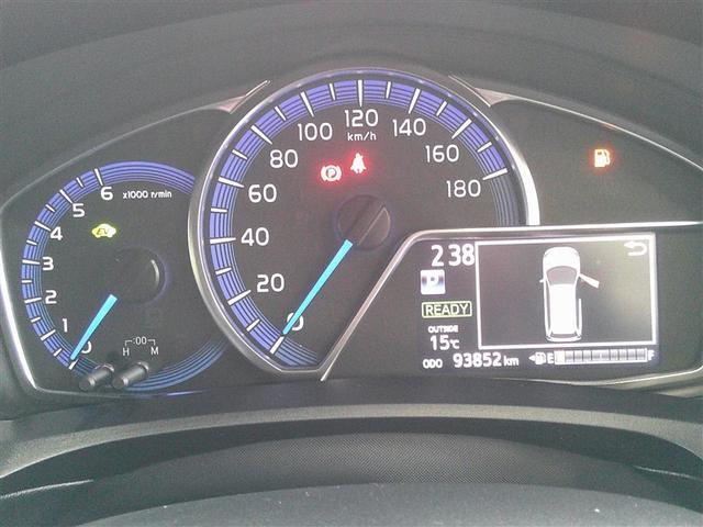 カローラフィールダー ハイブリッドＧ　スマートエントリー　メンテナンスノート　助手席エアバック　フルセグ地デジＴＶ　エアバック　カーテンエアバッグ　ワイヤレスキー　盗難防止　パワーウィンド　横滑防止装置　ＡＡＣ　ＡＢＳ　メモリナビ　ＥＴＣ（11枚目）