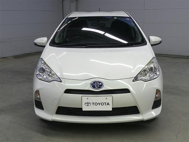 アクア Ｇ　メンテナンスノート　デュアルエアバック　ナビＴＶ　パワーウィンドウ　地デジ　ＥＳＣ　ＡＴエアコン　ＡＢＳ　パワーステアリング　運転席エアバッグ　ＤＶＤ再生機能　ＥＴＣ　メモリーナビゲーション（2枚目）