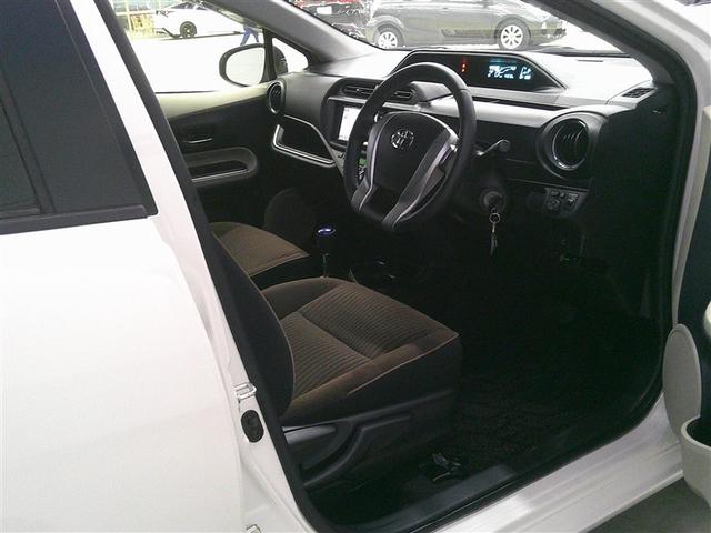 アクア Ｇ　メンテナンスノート　デュアルエアバック　ナビＴＶ　パワーウィンドウ　地デジ　ＥＳＣ　ＡＴエアコン　ＡＢＳ　パワーステアリング　運転席エアバッグ　ＤＶＤ再生機能　ＥＴＣ　メモリーナビゲーション（6枚目）