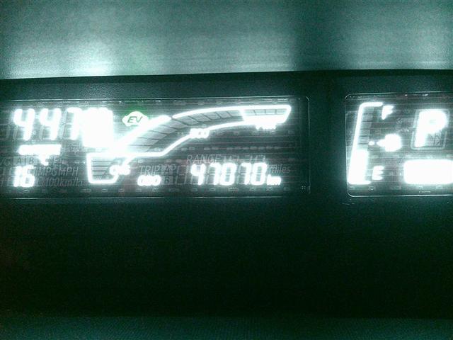 アクア Ｇ　メンテナンスノート　デュアルエアバック　ナビＴＶ　パワーウィンドウ　地デジ　ＥＳＣ　ＡＴエアコン　ＡＢＳ　パワーステアリング　運転席エアバッグ　ＤＶＤ再生機能　ＥＴＣ　メモリーナビゲーション（10枚目）