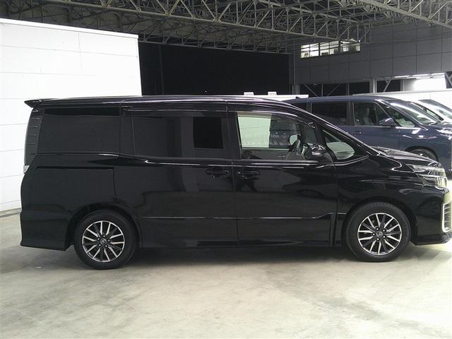 ヴォクシー ＺＳ　地デジ　盗難防止システム　オートエアコン　ダブルエアバッグ　ドライブレコーダー　ＥＴＣ　ＬＥＤヘッドライト　キーレスエントリー　メモリーナビ　ナビＴＶ　３列シート　リアオートエアコン　横滑り防止　ＰＷ（3枚目）