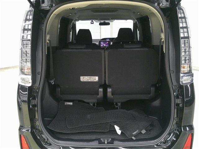 ヴォクシー ＺＳ　地デジ　盗難防止システム　オートエアコン　ダブルエアバッグ　ドライブレコーダー　ＥＴＣ　ＬＥＤヘッドライト　キーレスエントリー　メモリーナビ　ナビＴＶ　３列シート　リアオートエアコン　横滑り防止　ＰＷ（7枚目）