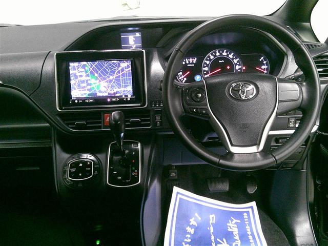 ヴォクシー ＺＳ　地デジ　盗難防止システム　オートエアコン　ダブルエアバッグ　ドライブレコーダー　ＥＴＣ　ＬＥＤヘッドライト　キーレスエントリー　メモリーナビ　ナビＴＶ　３列シート　リアオートエアコン　横滑り防止　ＰＷ（10枚目）