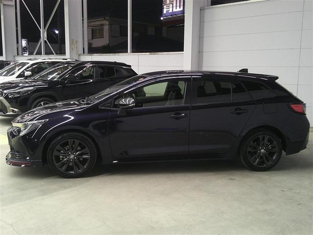 カローラツーリング ハイブリッド　ダブルバイビー　追突軽減ブレーキ　バックモニタ　地デジフルセグ　横滑防止　ナビＴＶ　スマキー　ＬＥＤライト　デュアルエアバッグ　エアコン　オートクルーズ　サイドエアバッグ　ＰＳ　キーフリー　ＡＢＳ　エアバック（3枚目）