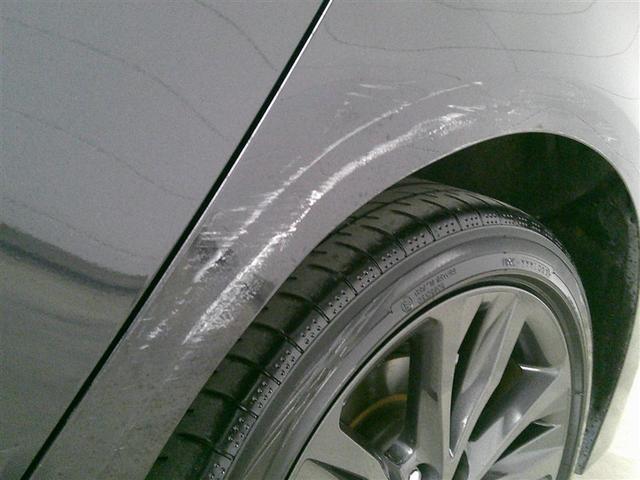 カローラツーリング ハイブリッド　ダブルバイビー　追突軽減ブレーキ　バックモニタ　地デジフルセグ　横滑防止　ナビＴＶ　スマキー　ＬＥＤライト　デュアルエアバッグ　エアコン　オートクルーズ　サイドエアバッグ　ＰＳ　キーフリー　ＡＢＳ　エアバック（5枚目）