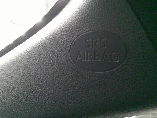 カローラツーリング ハイブリッド　ダブルバイビー　追突軽減ブレーキ　バックモニタ　地デジフルセグ　横滑防止　ナビＴＶ　スマキー　ＬＥＤライト　デュアルエアバッグ　エアコン　オートクルーズ　サイドエアバッグ　ＰＳ　キーフリー　ＡＢＳ　エアバック（16枚目）