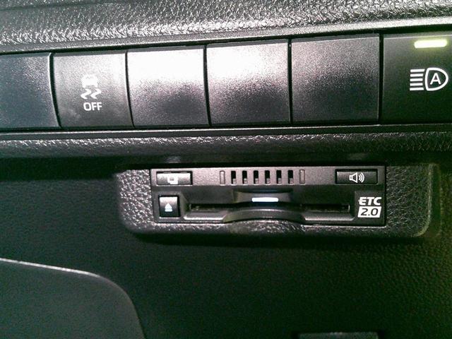 カローラスポーツ ハイブリッドＧ　スタイルパッケージ　衝突軽減ブレーキ　ＬＥＤライト　ナビ＆ＴＶ　エアコン　スマキー　横滑り防止装置　エアバッグ　盗難防止システム　アルミホイール　ワンオーナー　バックカメラ　ドラレコ　フルセグＴＶ　ＥＴＣ　パワステ（10枚目）