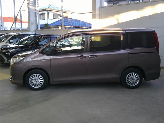 ノア ハイブリッドＸ　両側電動ドア　Ｂカメラ　１オーナー　ＤＶＤ再生可　横滑り防止　エアバック　オートエアコン　リアクーラー　パワーウィンドウ　メモリ－ナビ　ＡＷ　ＬＥＤヘッド　キーフリー　ウォークスルー　Ｄレコ　パワステ（3枚目）