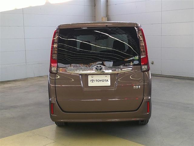 ノア ハイブリッドＸ　両側電動ドア　Ｂカメラ　１オーナー　ＤＶＤ再生可　横滑り防止　エアバック　オートエアコン　リアクーラー　パワーウィンドウ　メモリ－ナビ　ＡＷ　ＬＥＤヘッド　キーフリー　ウォークスルー　Ｄレコ　パワステ（6枚目）