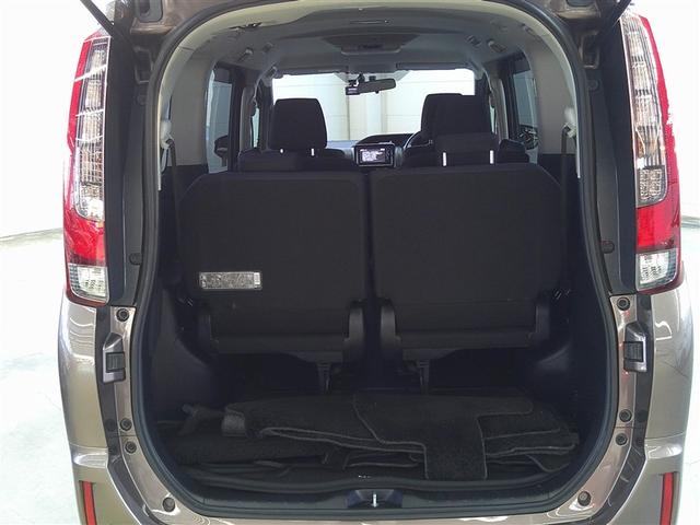 ノア ハイブリッドＸ　両側電動ドア　Ｂカメラ　１オーナー　ＤＶＤ再生可　横滑り防止　エアバック　オートエアコン　リアクーラー　パワーウィンドウ　メモリ－ナビ　ＡＷ　ＬＥＤヘッド　キーフリー　ウォークスルー　Ｄレコ　パワステ（7枚目）