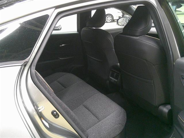 クラウンクロスオーバー Ｇアドバンスド　衝突軽減装置　フルセグテレビ　Ｂカメラ　ＥＴＣ　オートエアコン　１オーナー　エアバッグ　４ＷＤ　ＡＢＳ　メモリーナビ　ナビ＆ＴＶ　アルミホイール（7枚目）