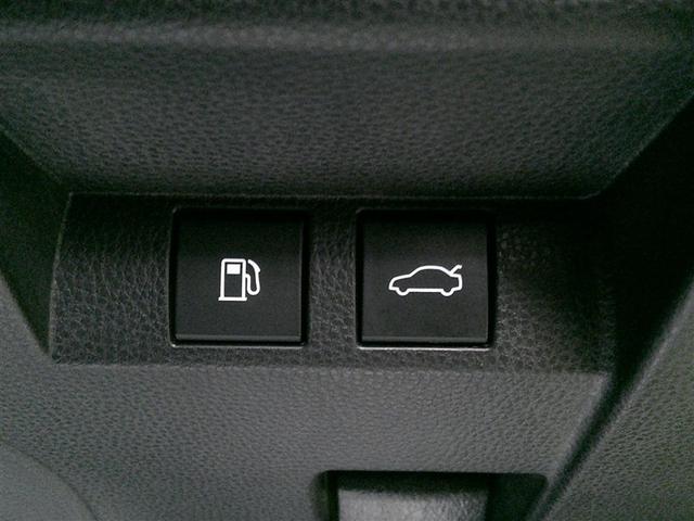 クラウンクロスオーバー Ｇアドバンスド　衝突軽減装置　フルセグテレビ　Ｂカメラ　ＥＴＣ　オートエアコン　１オーナー　エアバッグ　４ＷＤ　ＡＢＳ　メモリーナビ　ナビ＆ＴＶ　アルミホイール（13枚目）