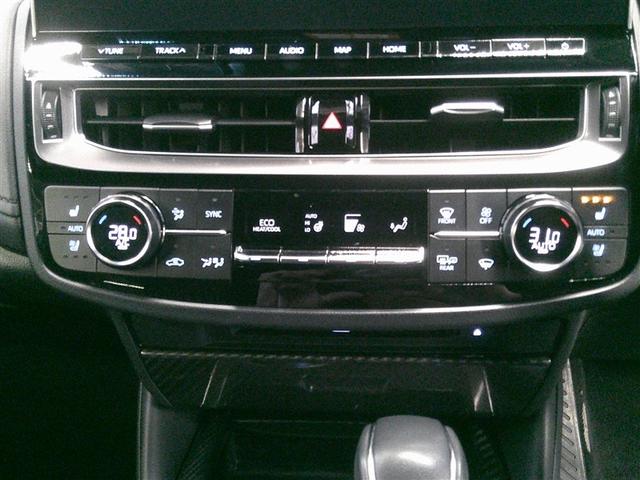 クラウンハイブリッド ＲＳアドバンス　地デジ　衝突被害軽減装置　ドライブレコーダ　ＬＥＤヘットライト　後カメラ　ＡＣ　エアバッグ　ナビＴＶ　セキュリティーアラーム　キーフリー　スマートキ　パワーウィンドウ　メモリナビ　アルミ　パワステ（8枚目）