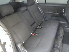清潔で広々した座席です！ぜひ、現車を見て体感してみてください。 6