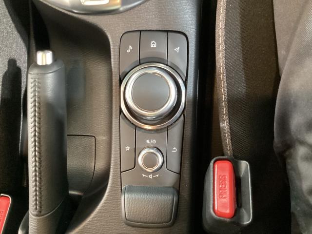 ＭＡＺＤＡ２ １５ＢＤ　マツダコネクトＰＫＧ　３６０°セーフティＰＫＧ　セーフティクルーズＰＫＧ　ウォームコンフォートＰＫＧ　車線逸脱警報　スマートキー　ＬＥＤヘッドライト　衝突軽減ブレーキ　全方位カメラ　フルセグ　エアコン（23枚目）
