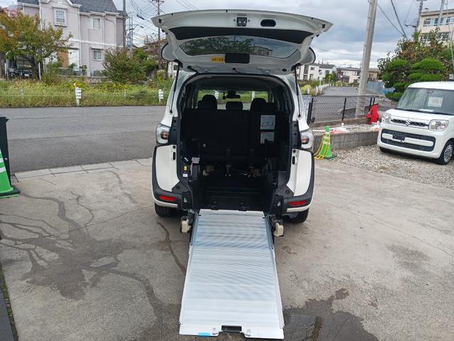 シエンタ Ｇ　１．５Ｇ　福祉車両　スローパー　後部座席付５人乗り　衝突軽減　横滑り防止　ナビ　ＴＶ　ＢＴ　ＥＴＣ　Ｂカメラ　社外スピーカー　ドラレコ　レーダー探知機　純正アルミ　記録簿有（17枚目）