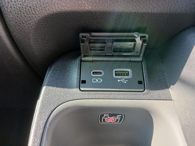 シエンタ ハイブリッドＺ　福祉車両　スローパー　電動固定　電動ウインチ　後席付５人乗り　ナビ　ＴＶ　ＥＴＣ　ＢＴ　全方位カメラ　フォグ　アルミ　衝突軽減　トヨタチームメイト（10枚目）