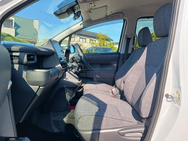 シエンタ ハイブリッドＺ　福祉車両　スローパー　電動固定　電動ウインチ　後席付５人乗り　ナビ　ＴＶ　ＥＴＣ　ＢＴ　全方位カメラ　フォグ　アルミ　衝突軽減　トヨタチームメイト（16枚目）